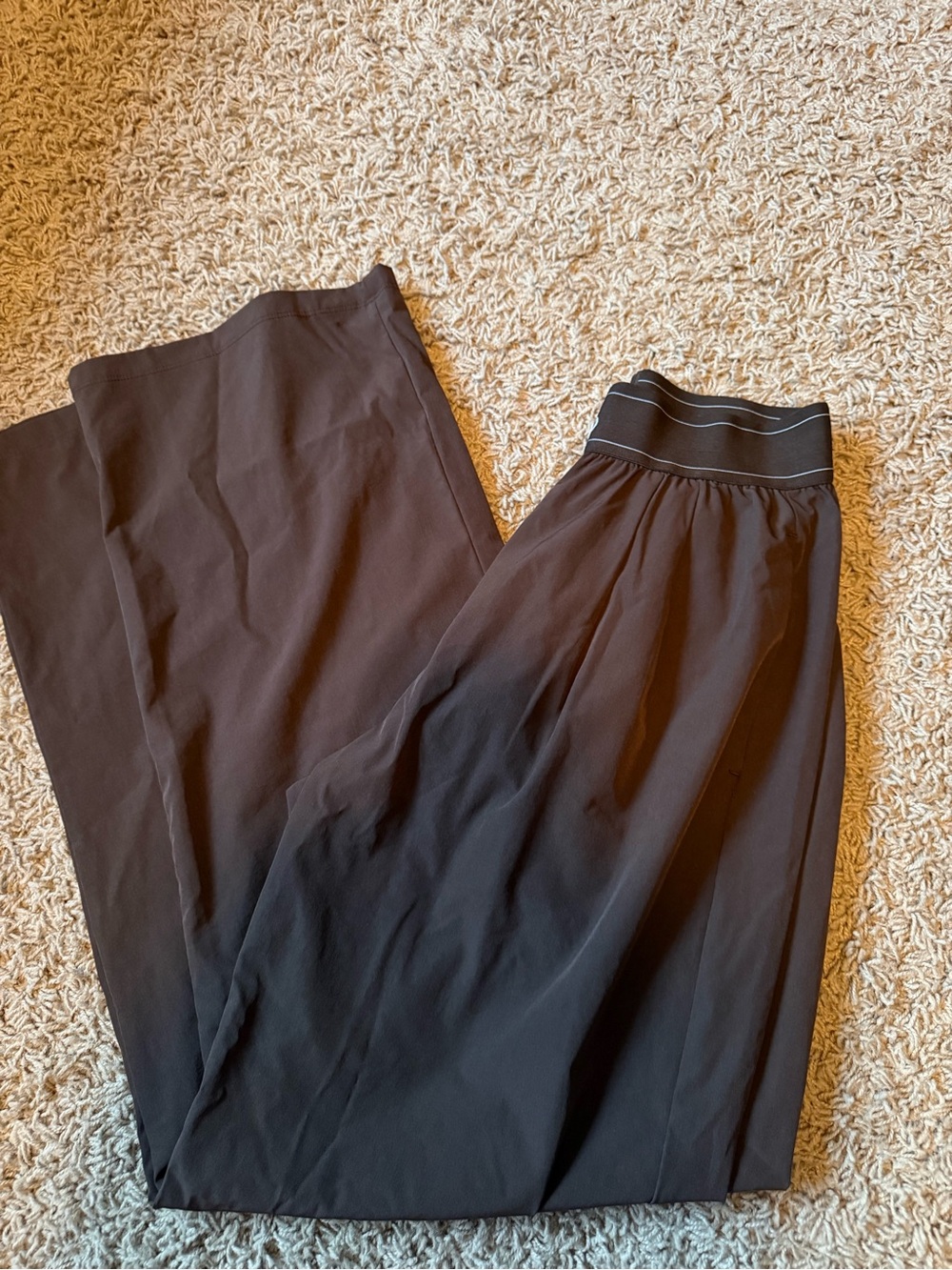 ALO suit up pants - Picture 3 of 3